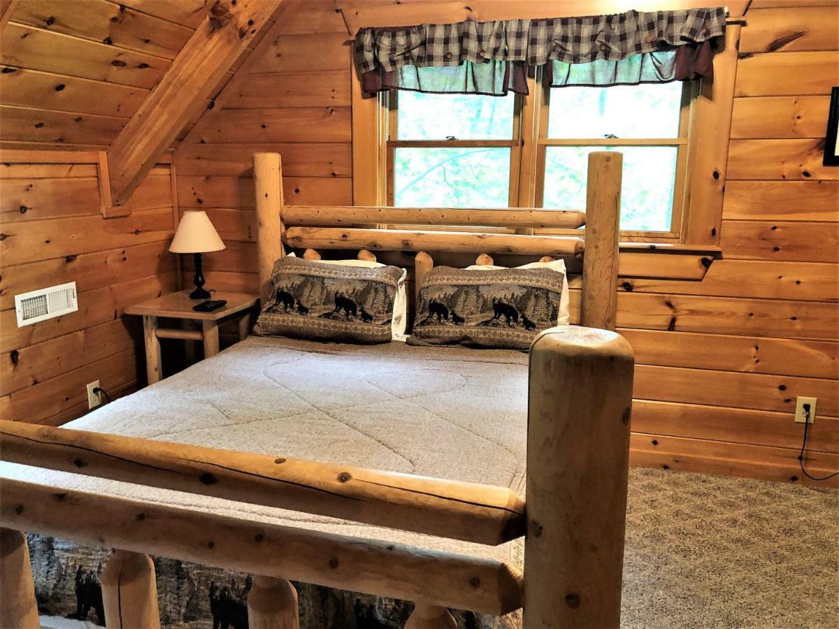 Bear Pleasures Cabin Villa Gatlinburg Exterior photo